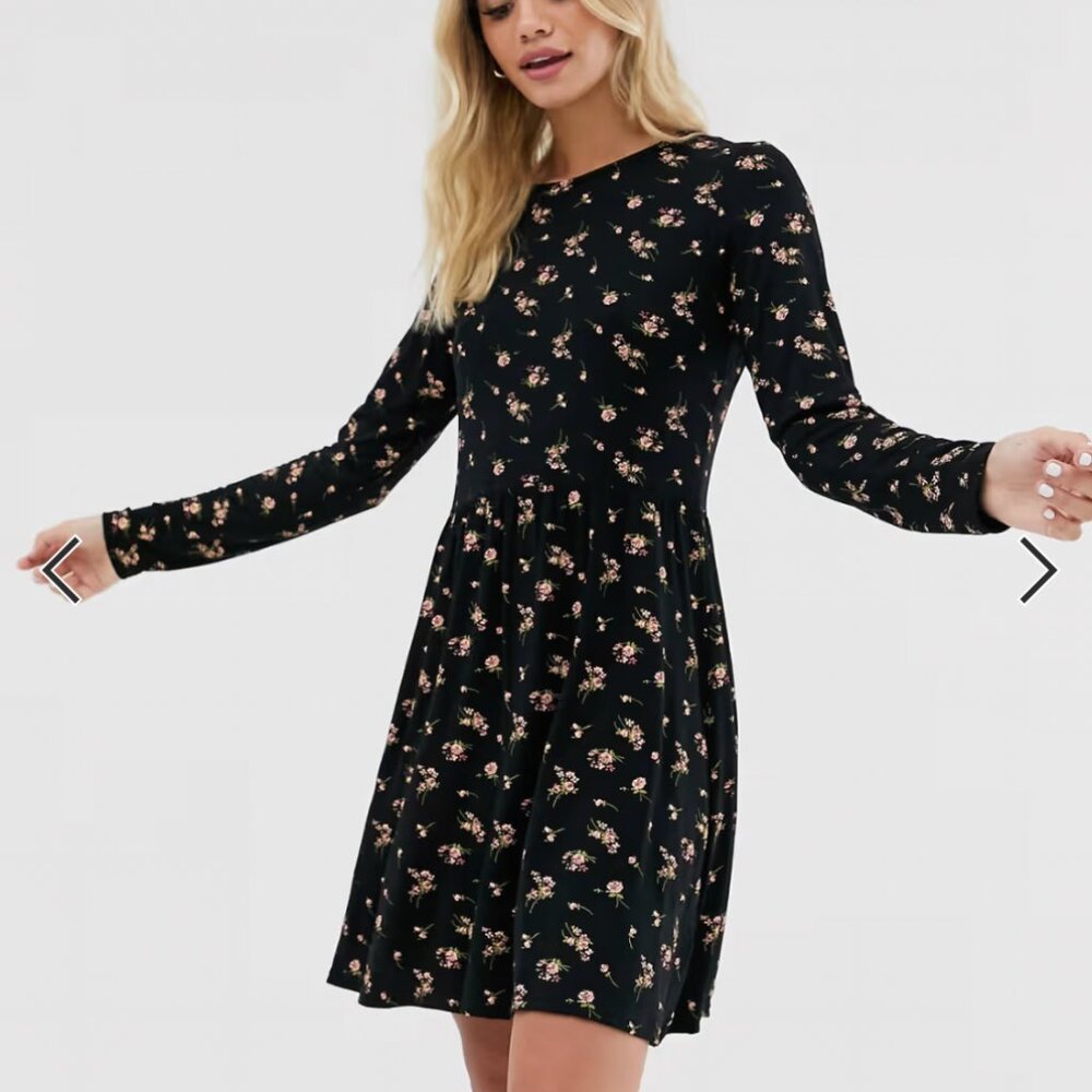 ASOS / Long-Sleeve Black Floral Smock Dress / Sz M